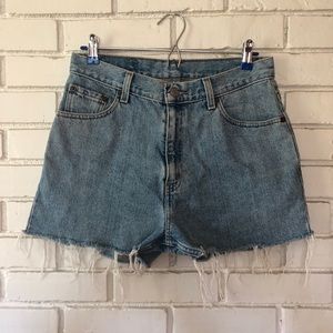 Vintage Levi’s jean shorts